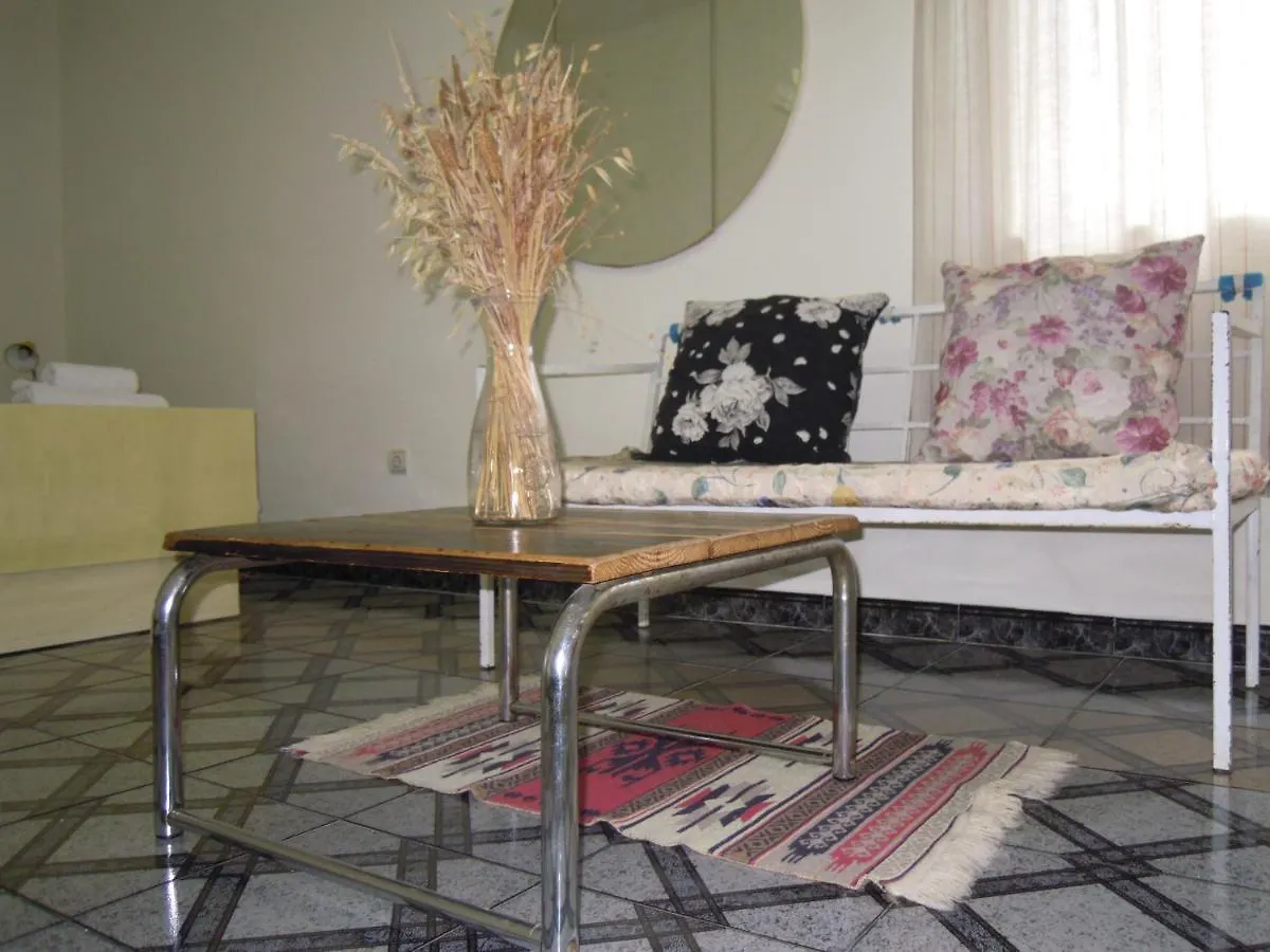 Homestay szállás Angie'S Shared Villa Tam Tirana