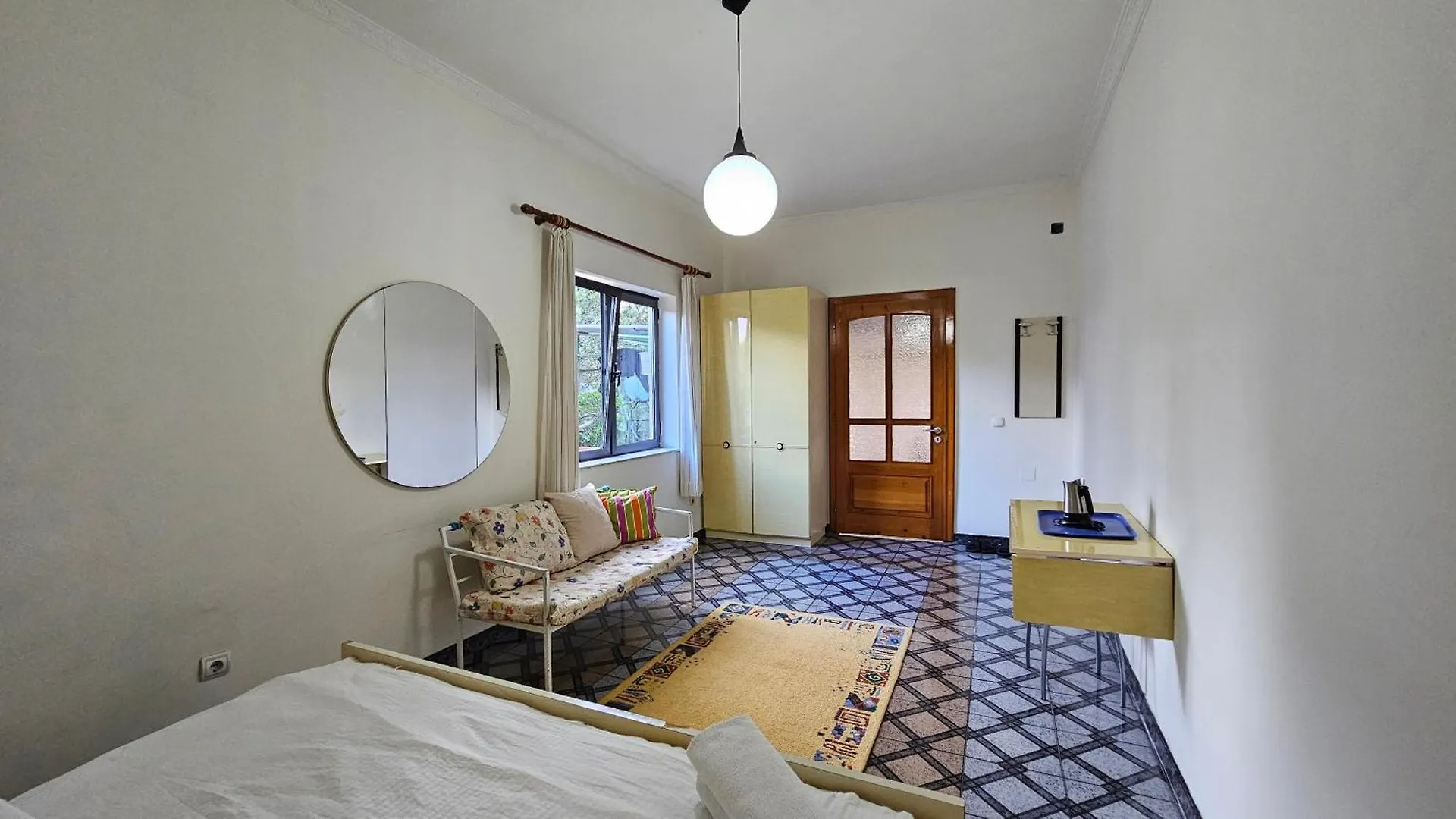 Angie'S Shared Villa Tam Tirana Homestay