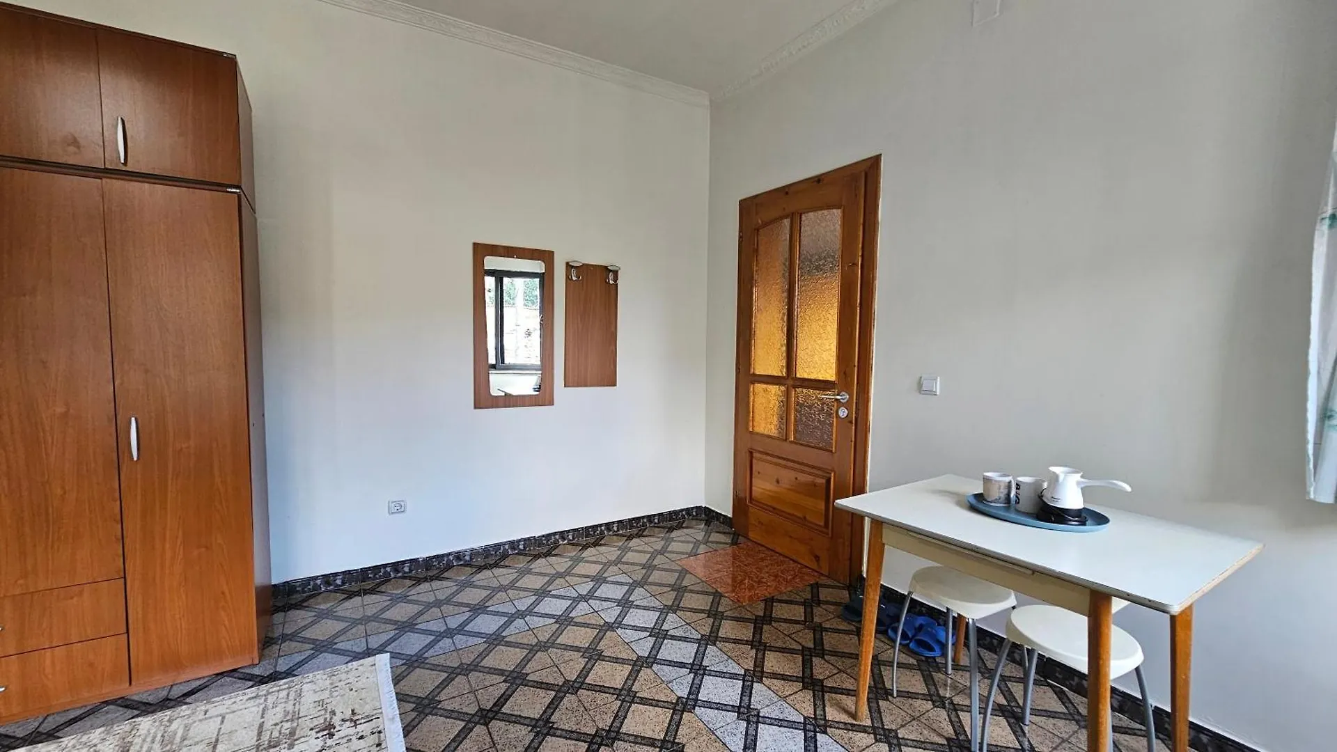 Angie'S Shared Villa Tam Tirana 0*,
