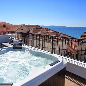 villa-vito.hotelinzadar.com/