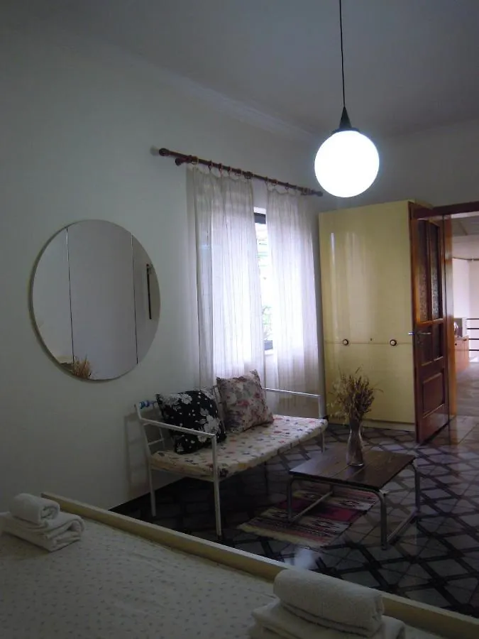 Angie'S Shared Villa Tam Tiran 0*,
