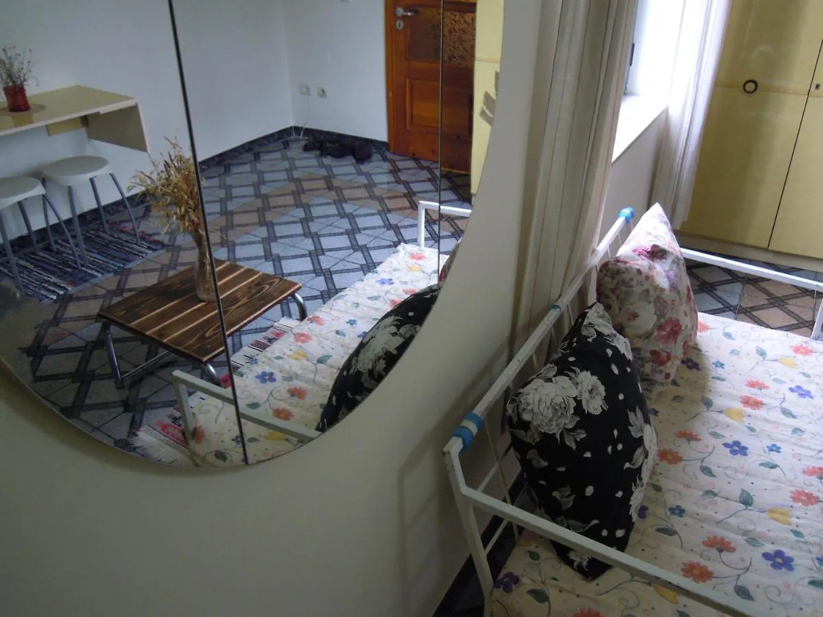 Angie'S Shared Villa Tam Tirana