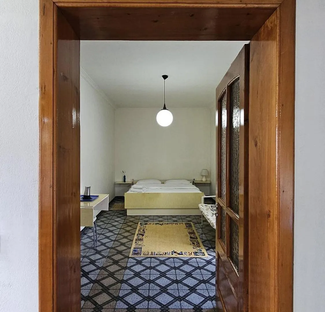 Angie'S Shared Villa Tam Tiran