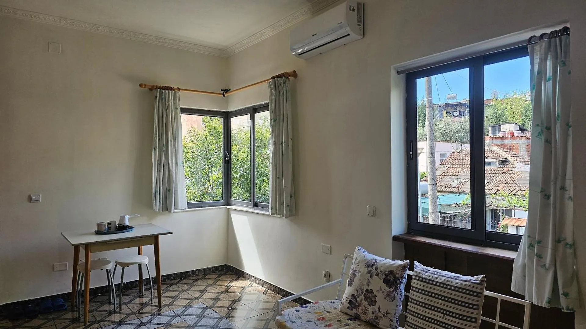 Angie'S Shared Villa Tam Tiran